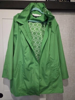 Dennis Basso Women's, Size 2x Rain Coat With Detachable Hood. - Image 1 of 3