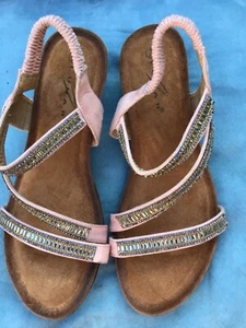 Lunar size 8 ladies pink suede/ bead trimmed sandals - Picture 1 of 5