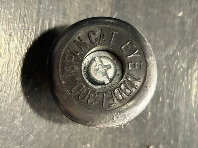 De colección CatEye Modelo 300 Plástico Negro Manillar Barra Extremo Tapas Enroscables Enchufe Foto 1 de 2