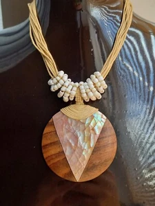 Stunning Rich Wood And Mother Of Pearl Pendant Necklace - Picture 1 of 8