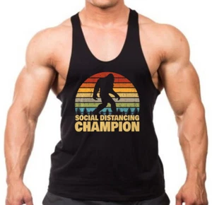Herren Bigfoot Social Distancing F21 Stringer Tank Top Sasquatch Big Foot Wildlife - Bild 1 von 2