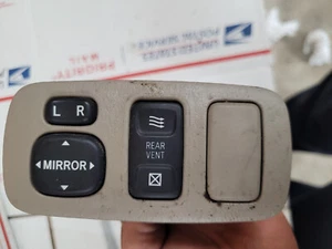 OEM 04-10 Toyota Sienna Wing Side Power Mirror Rear Vent Switch Button - Picture 1 of 3