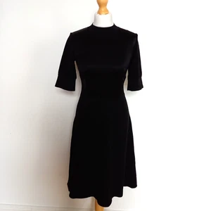 Vestido de crepé satinado cuello alto negro Serena Whistles UK 6 RARO ribete acanalado - Imagen 1 de 12