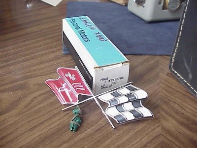 Оригинальная носовая эмблема Corvette 3912706 GM Chevrolet 1968–1972 годов из старых запасов - Изображение 1 из 4