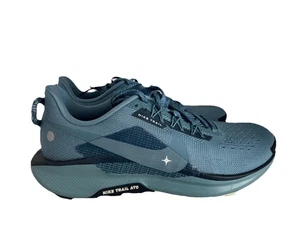 Scarpa da corsa Nike React Pegasus Trail 5 uomo taglia 10 blu fumo DV3864-005 nuova con etichette - Foto 1 di 7