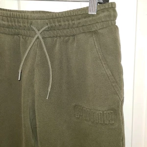 Felpa PUMA pile joggers verde donna taglia S gamba affusolata tasche logo - Foto 1 di 7