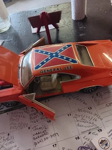 1969 dodge toy car the general lee the duke's of Hazzard - Picture 1 of 3