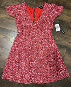 My Michelle Floral Mini Dress Women’s XS Red Short Sleeve V Neck NEW NWT - Picture 1 of 16