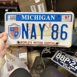 1886-1996 Michigan License Plate NAY 86 Worlds Motor Capital - Picture 1 of 22