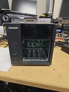 QNAP TS-412 4-BAY NAS ENCLOSURE- NO HDD/CADDIES,NO PSU. POWER TESTED ONLY. - Picture 1 of 20
