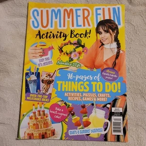 M228. Summer Fun Activity Book Magazine - Picture 1 of 2