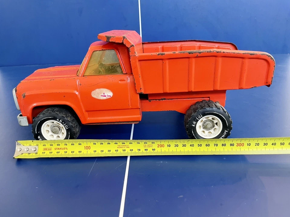 Vintage 1970’s Red Tonka Dump Truck Pressed Steel, Serial No. 13190 - image 1 of 4