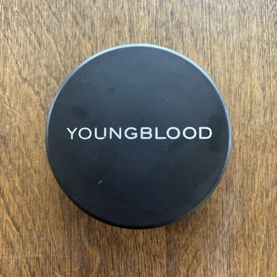 Youngblood 天然散装矿物粉底暖米色 0.35 盎司 工厂印章 — 第 1/3 张图片
