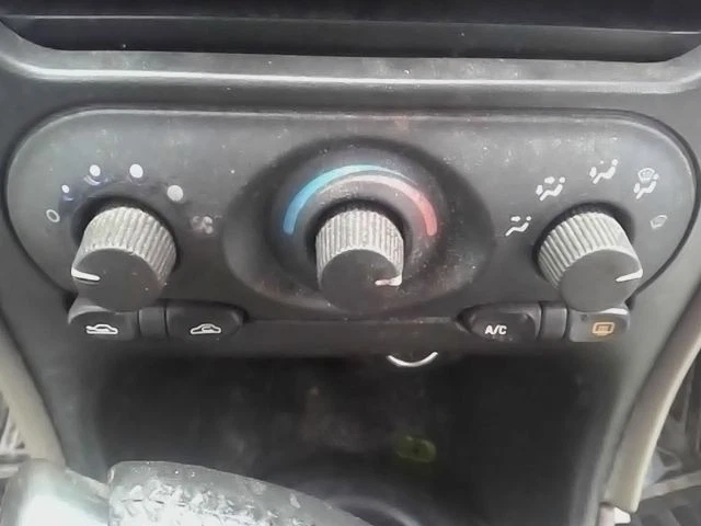 2001-2004 Oldsmobile Alero Heater A/C Climate Control - Image 1 of 1