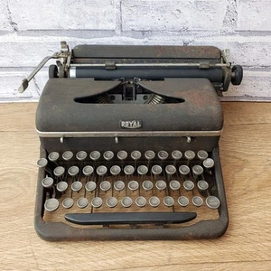 Original Royal Collectible Antique Portable Vintage Typewriter Made in USA. - Picture 1 of 8