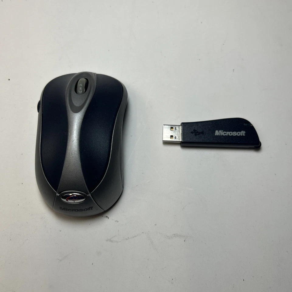 Microsoft Canada 210 Wireless Notebook Optical Mouse 4000 With USB Dongle - Image 1 of 4