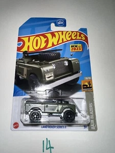 Hot Wheels 242/250 Land Rover Series II 10/10 Green Baja Blazers New Diecast Car - Picture 1 of 2