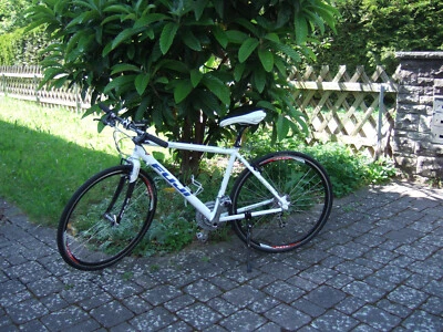 Rennrad  Fuji, Rahmenhöhe 48/49, Shimano 105 mit 30 Gänge für Mädchen/Jungs etc. - Bild 1 von 4