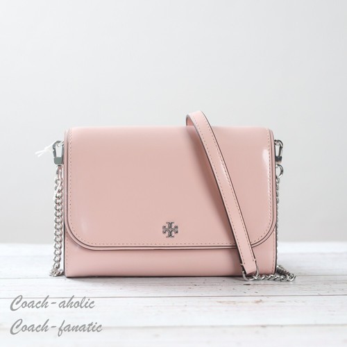 Portafoglio a tracolla nuovo con etichette Tory Burch Emerson in pelle verniciata rosa argilla