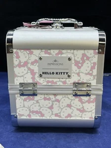 SANRIO HELLO KITTY ❤️IMPRESSIONEN VANITY SLAYCUBE MAKE-UP REISETASCHE ZUGHÜLLE - Bild 1 von 9