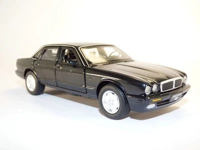 JAGUAR XJ6 noir Midnight 1/32 X300 - Immagine 1 di 4