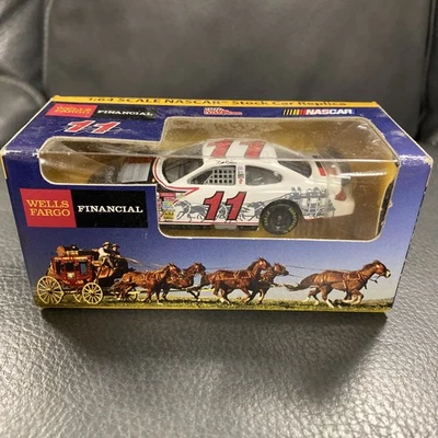 Darrell Waltrip #11 The Victory Lap 雪佛兰 Monte Carlo 1: 64 Wells Fargo 全新带盒 — 第 1/4 张图片