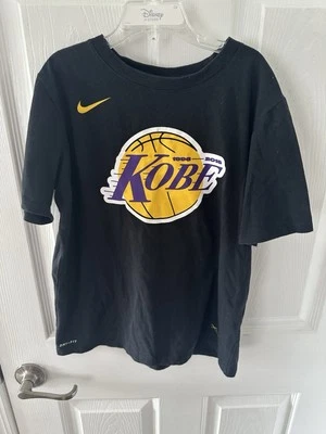 CAMISA DE RETIRO NIKE KOBE BRYANT LOS ANGELES LAKERS 1996-2016 JUVENIL MEDIANA Foto 1 de 3