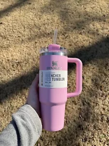 Stanley Quencher H2.0 30oz Flowstate Quencher Tumbler - Sizzling Pink - Picture 1 of 5