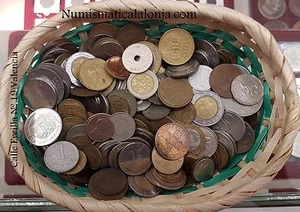 Lote 1 kilo variado de monedas del mundo circuladas - Imagen 1 de 2