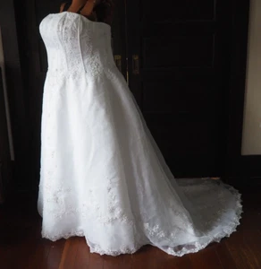 White Chiffon Floral 24W Sleeveless Beaded Princess Gown Sequin Wedding Dress - Picture 1 of 20