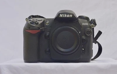 Nikon D200 10.2 MP Digital SLR Camera - Black (Body Only) - Image 1 of 4