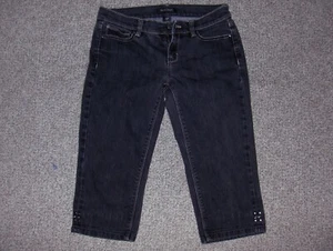 WHITE HOUSE BLACK MARKET NOIR DENIM JEANS SCHWARZ NIETEN VERZIERTER SAUM GRÖSSE 2 - Bild 1 von 4