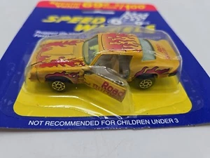 Speed Wheels Series V Die Cast 1:64 von Yellow Camaro Z28 Flames Neu (Bin11)  - Bild 1 von 6