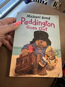 Vintage Paddington board book Paddington goes out Michael Bond 1980, 5.5 x 7.5 - Picture 1 of 6