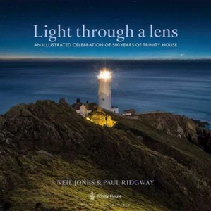Light Through a Lens: An illustrated ... By Paul Ridgway, Neil Jones, Excellent, - Foto 1 di 1