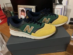 Size 9 - New Balance Classics Traditionnels Navy/Green/Yellow - Picture 1 of 5