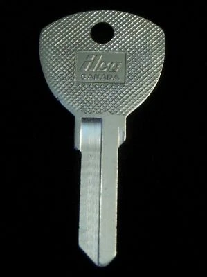 GT2 LLAVE DE ENCENDIDO EN BLANCO: LANCIA Fulvia Flavia años 70; MASERATI, pre-1968 FERRARI Foto 1 de 4