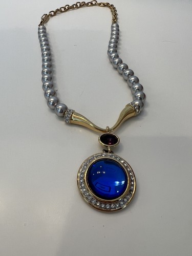 SAINT LAURENT (YSL) Collana YSL Yves Saint Laurent perla e cristallo rosa blu