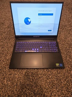 Gigabyte 66 MF 16" intel i7 13620H 16gb ram 1 TB ram RTX 4050 Foto 1 de 4