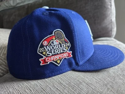 2024 MLB Campeones de la Serie Mundial Los Angeles Dodgers Sombrero Ajustado New Era 59FIFTY Foto 1 de 4