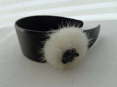 Schwarz Ehinger "Charlotte" Lederhaareif mit Nerzpuschel und schwarzem Panther - Bild 1 von 4