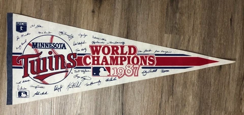 1987 World Series Champions Minnesota Twins Pennant Replica Signatures Cover