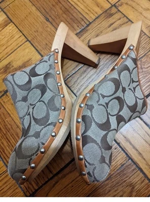 Women's Coach Felicity Italy Mules Clogs Shoes Size 9B  Brown Classic Studded - Image 1 of 4