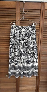 Alex Marie Size M Women’s Navy Floral A-line Skirt With Pockets! Beautiful - Picture 1 of 7
