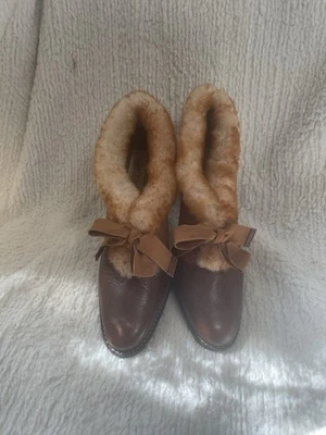 Matisse Brown Suede & Leather Cap Toe Heels Fur Trim SZ8.5M - Image 1 of 4