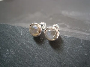 925 sterling silver round Labradorite stud earrings - Picture 1 of 7