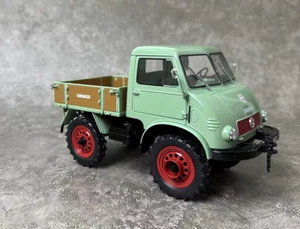 Green Schuco 1/18 Benz Unimog U401 - Picture 1 of 10