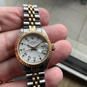 ROLEX OYSTER PERPETUAL DATEJUST LADIES REF 69173 STEEL & GOLD 26MM SAPPHIRE - Picture 1 of 24