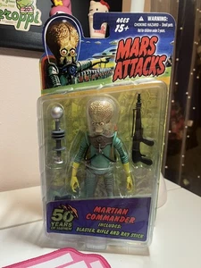 Mars Attacks Martian Commander 50 Actionfigur Mezco Topps 2012 - Bild 1 von 7