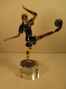 Football Japon Memorabilia Métal Sculpture Avec Marque sur la Base Prix Pokal - Imagen 1 de 7